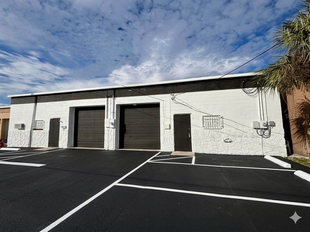 4055 7TH TERRACE - Photo 1