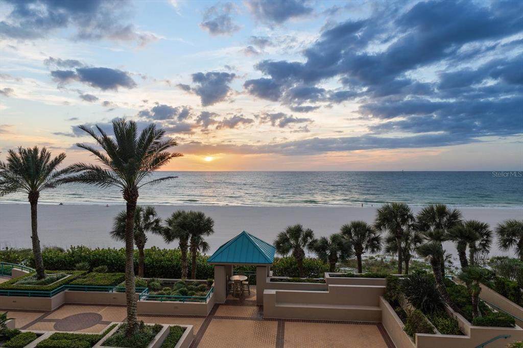 1560 Gulf Boulevard - Photo 1