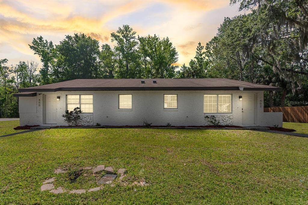 452 Elmwood Point - Photo 1