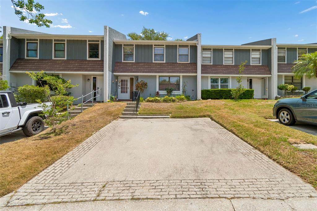 1319 Abbey Crescent Lane - Photo 1