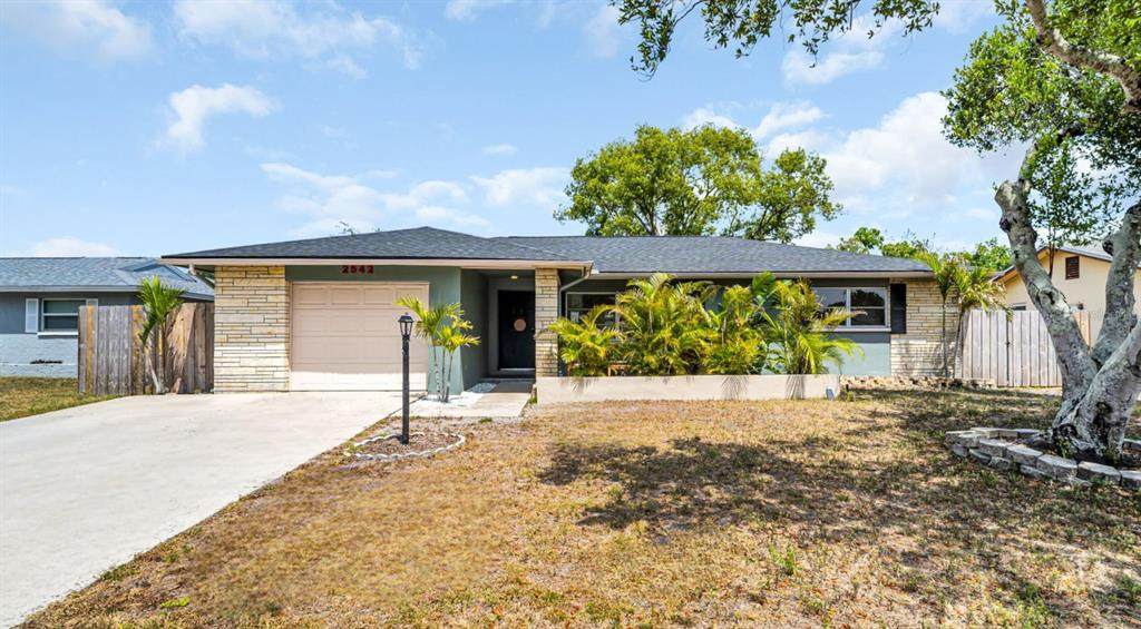 2542 Wynnewood Drive - Photo 1