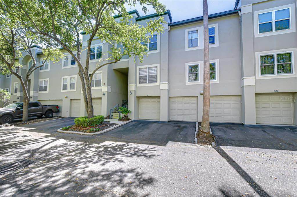 609 Tropical Breeze Way - Photo 1