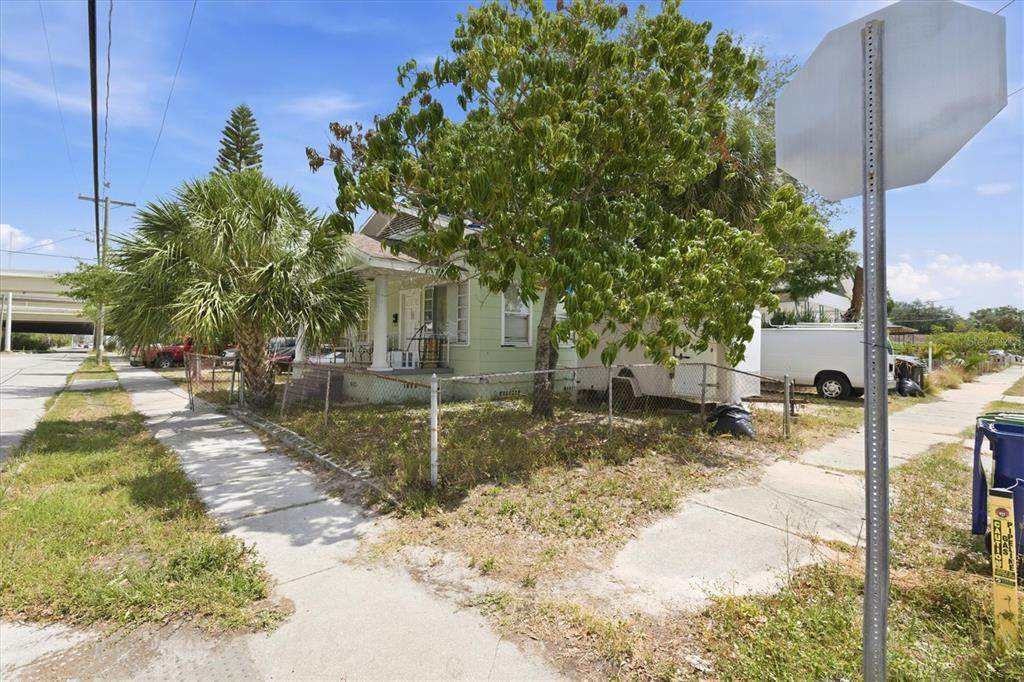 301 26TH Street - Photo 1
