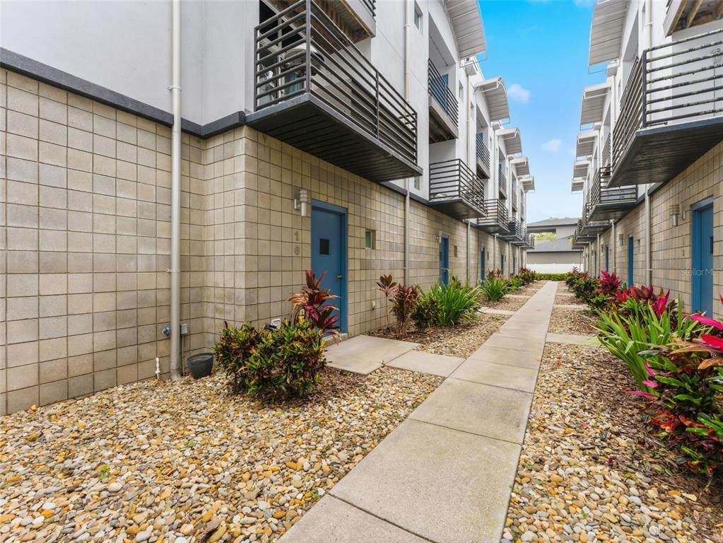 5008 Macdill Avenue - Photo 1
