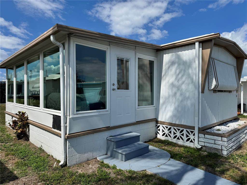 420 49TH Street - Photo 1