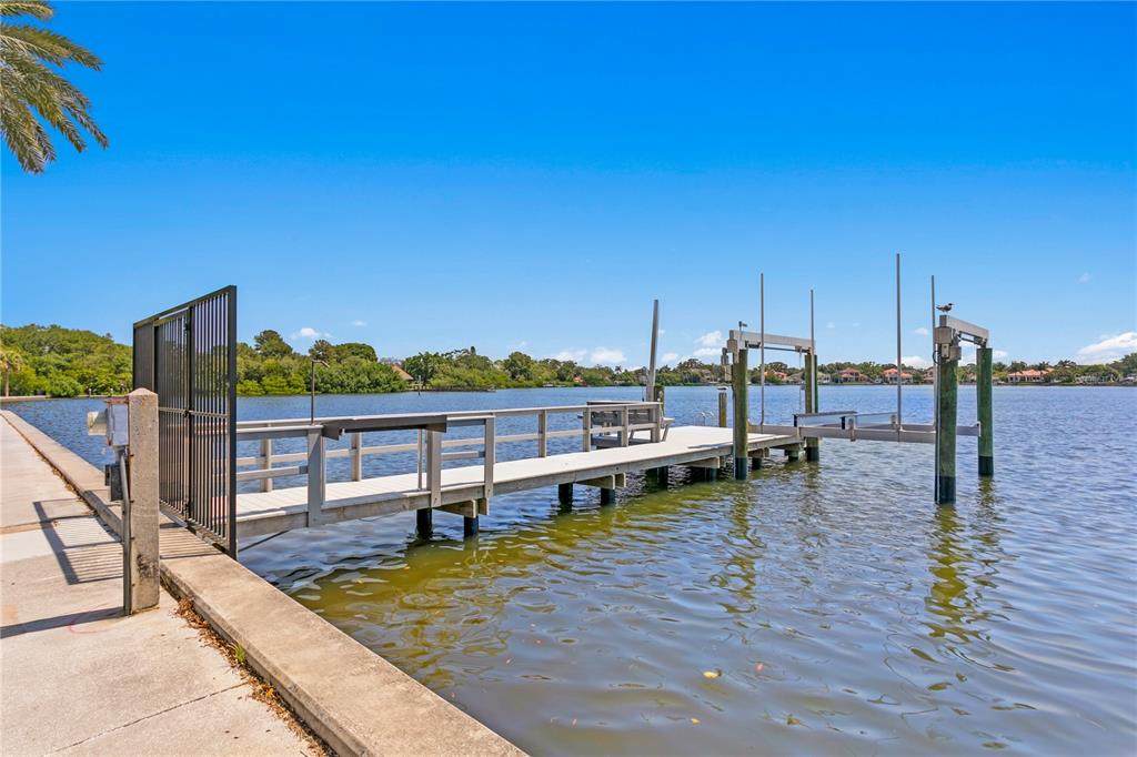 https://bt-photos.global.ssl.fastly.net/mfr/orig_boomver_1_TB8509782-2.jpg