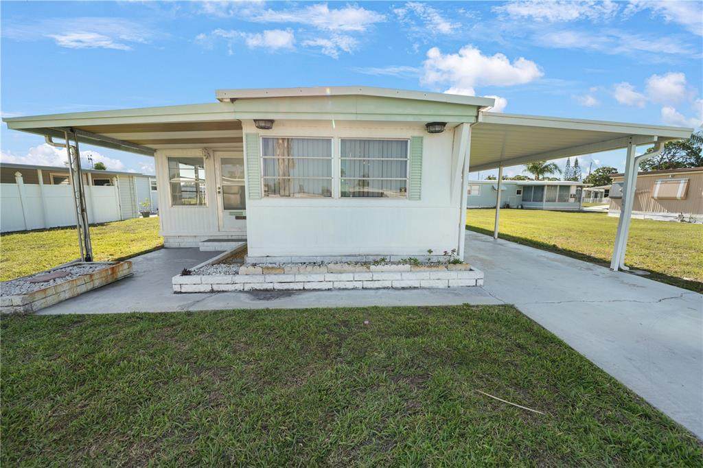 10921 London Drive - Photo 1