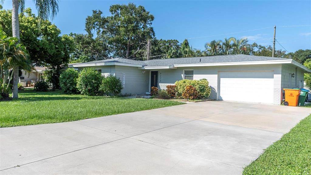 8272 127TH Street - Photo 1