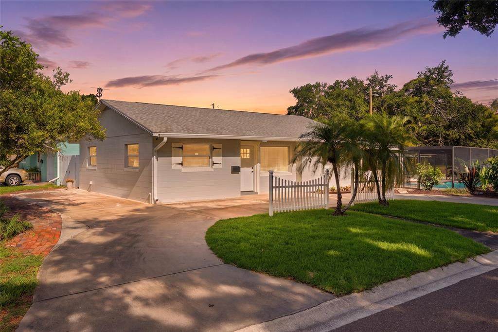 695 41ST Street - Photo 1
