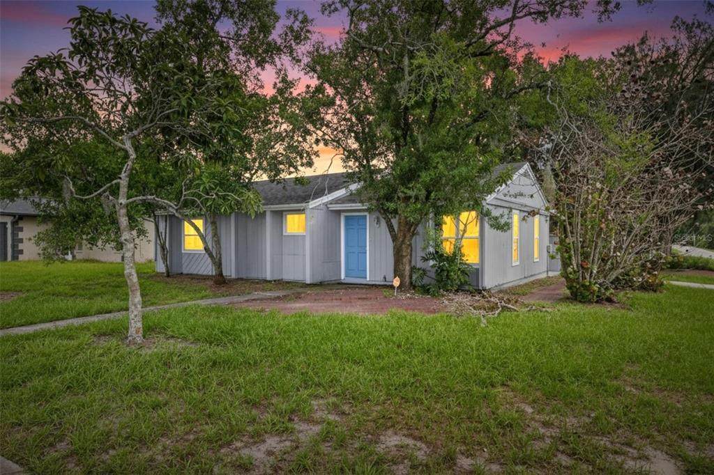 5001 Whiteway Drive - Photo 1
