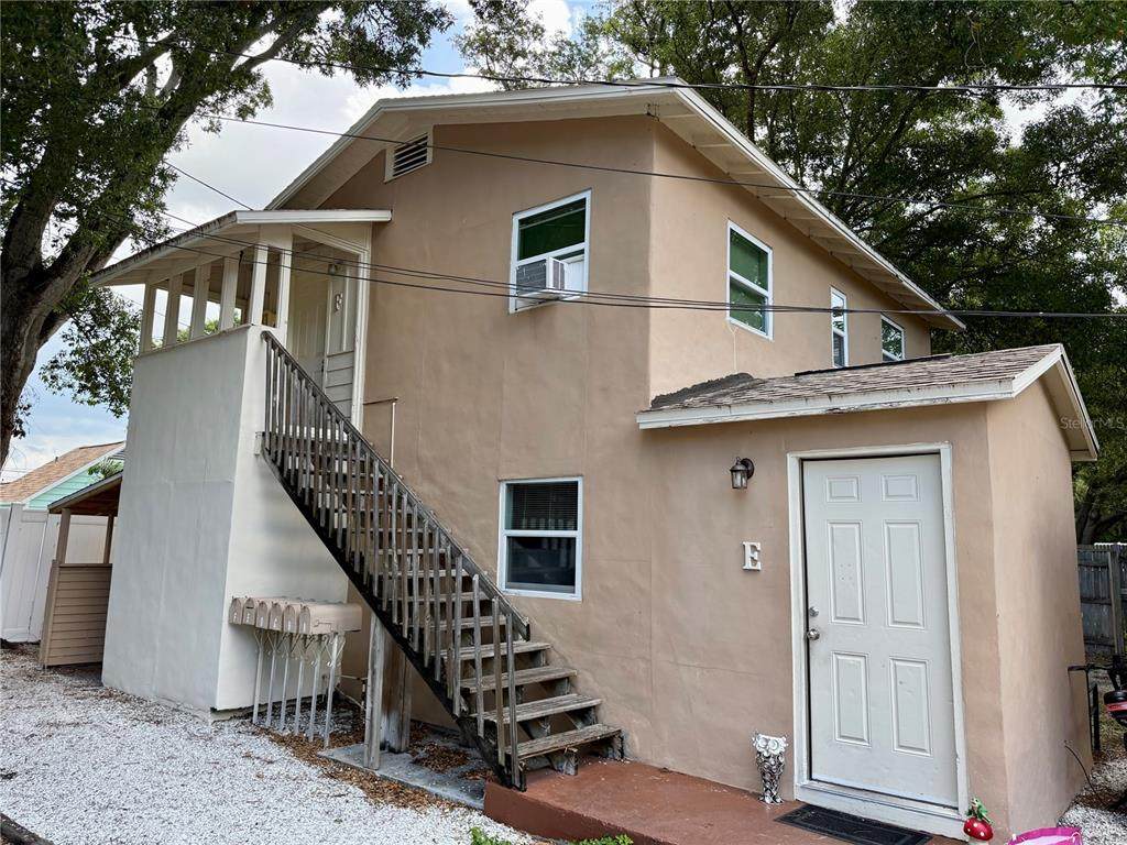 908 Beverly Avenue - Photo 1