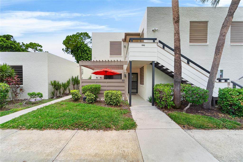 593 Lakeside Drive - Photo 1