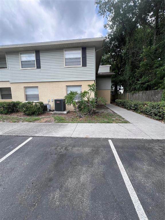 226 Thorn Tree Place - Photo 1