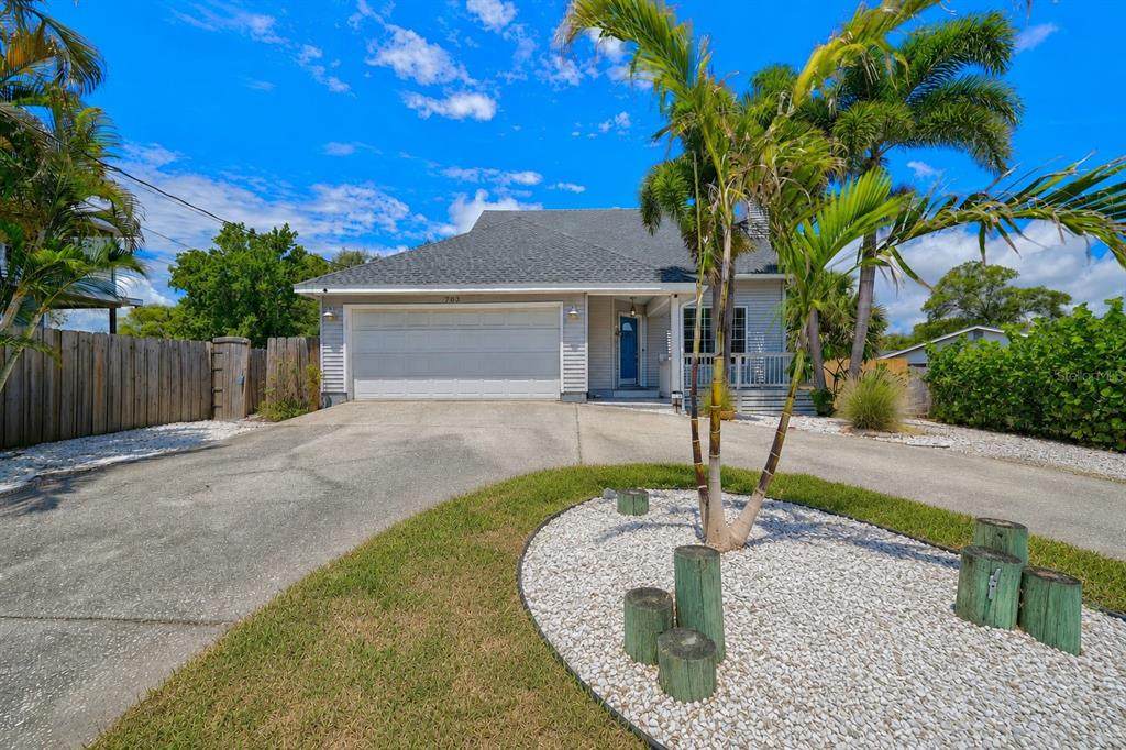 703 Riverside Drive - Photo 1