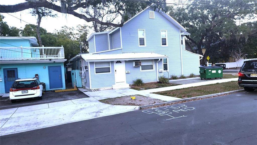 614 Oak Avenue - Photo 1