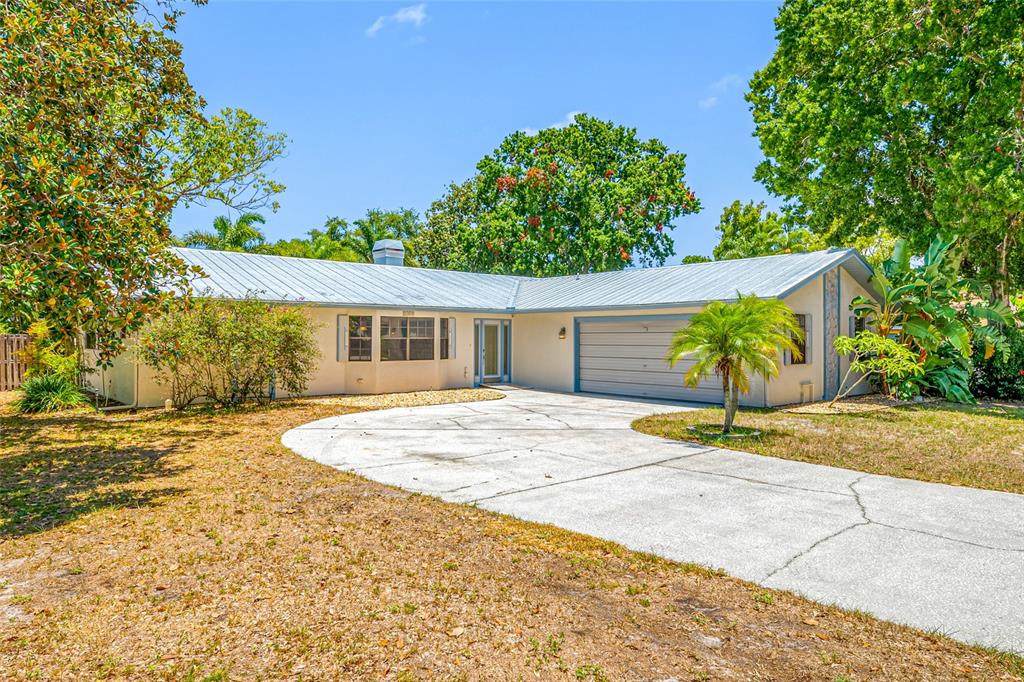 2409 Osprey Avenue - Photo 1