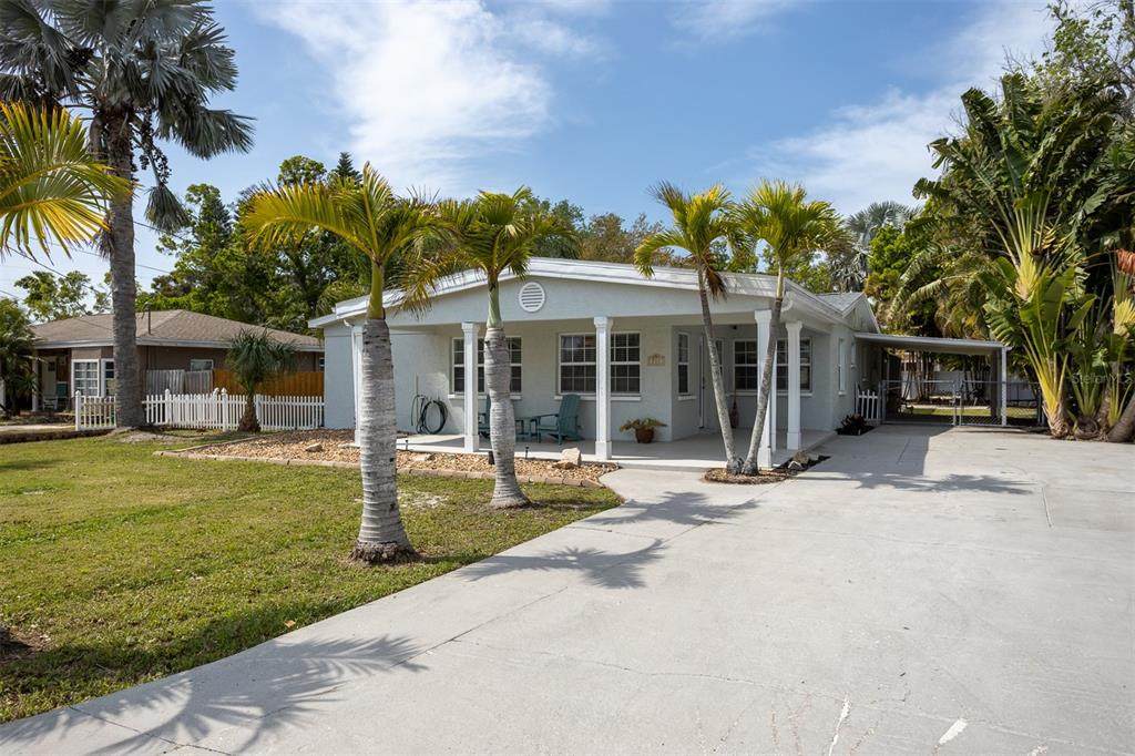 711 Bayshore Drive - Photo 1
