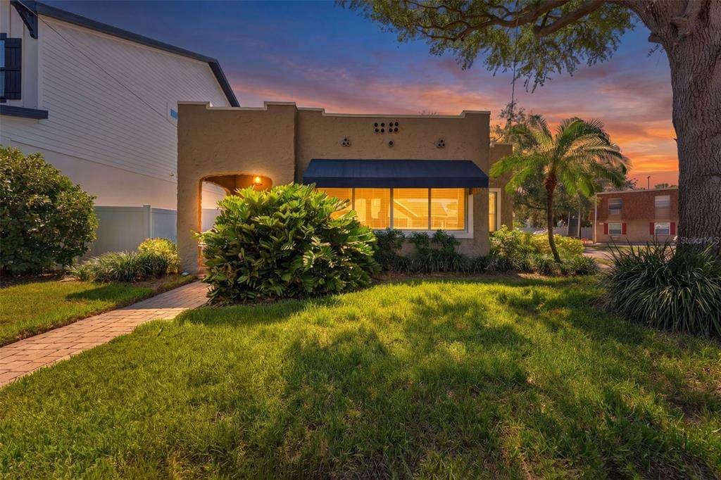 1618 Arrawana Avenue - Photo 1
