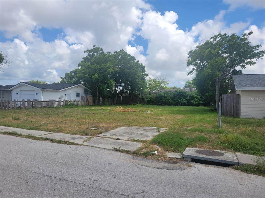 7404 Ingleside Drive - Photo 1