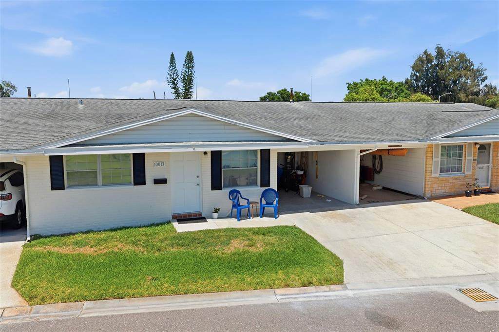 10013 Dahlia St N - Photo 1