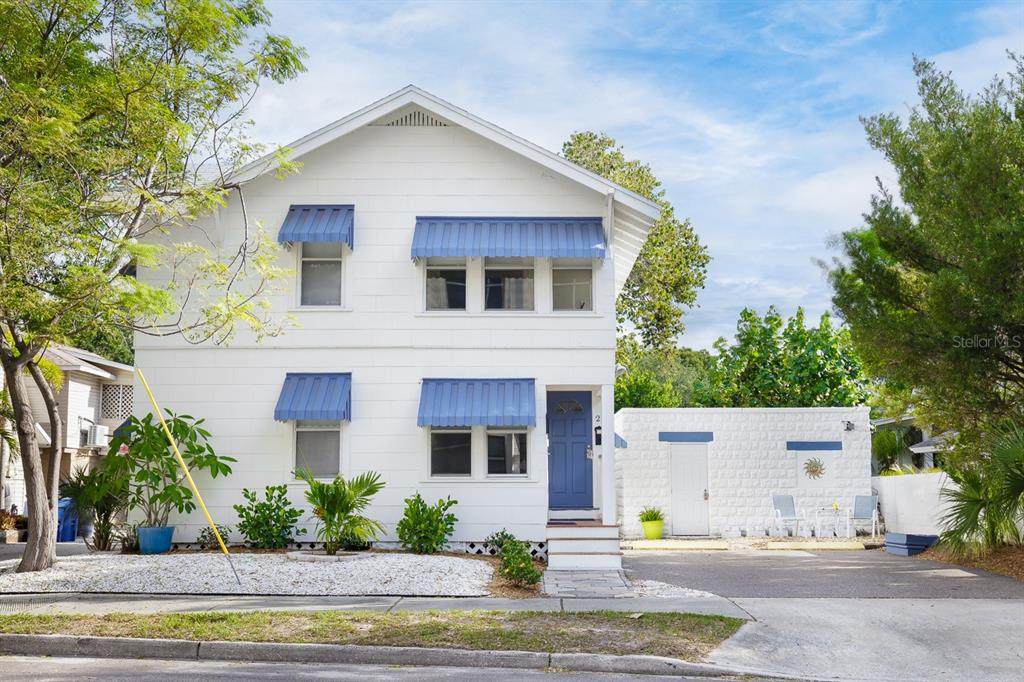 1043 7TH Avenue - Photo 1