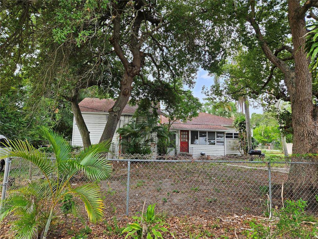 4605 8TH Avenue - Photo 1