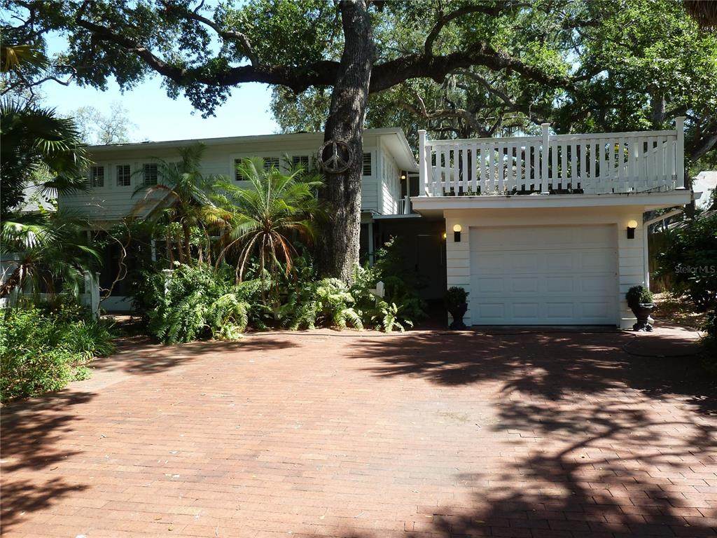3302 Villa Rosa Street - Photo 1