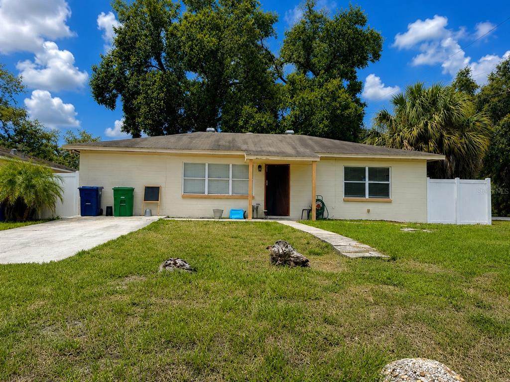 712 Castle Court - Photo 1