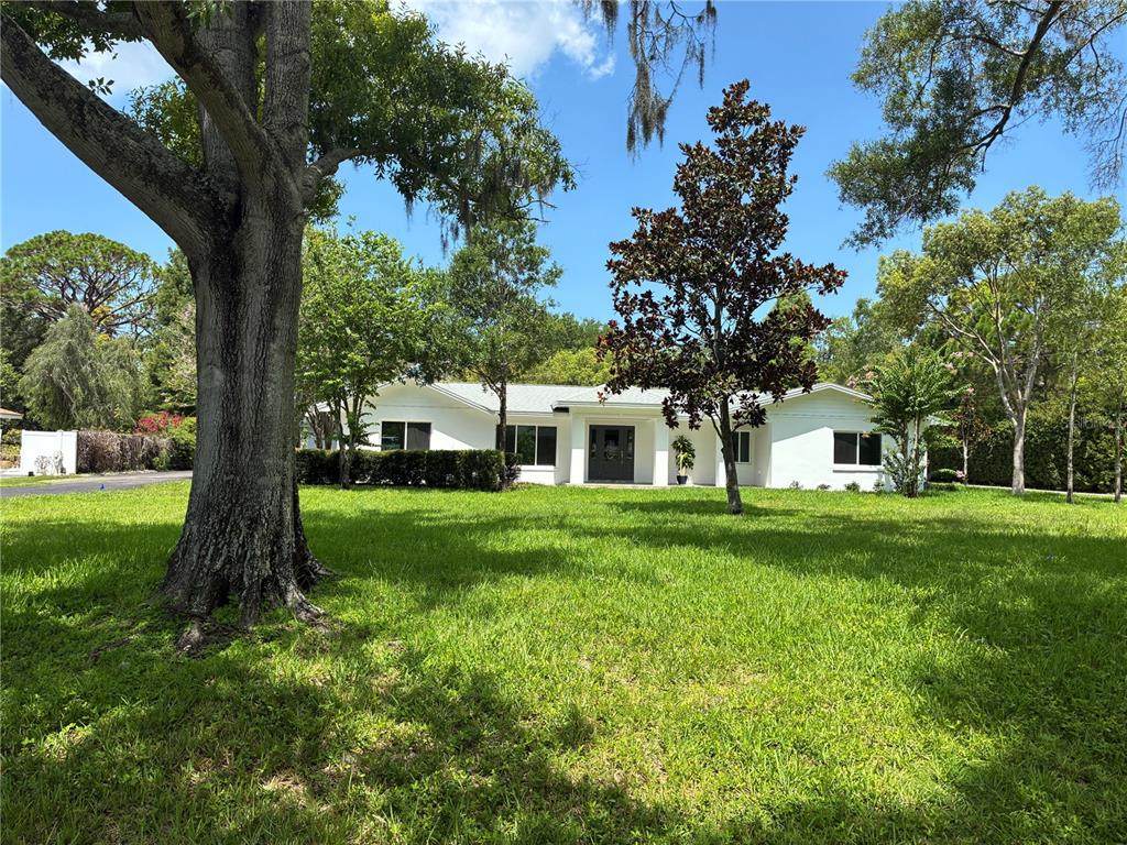 1646 Robin Hood Lane - Photo 1