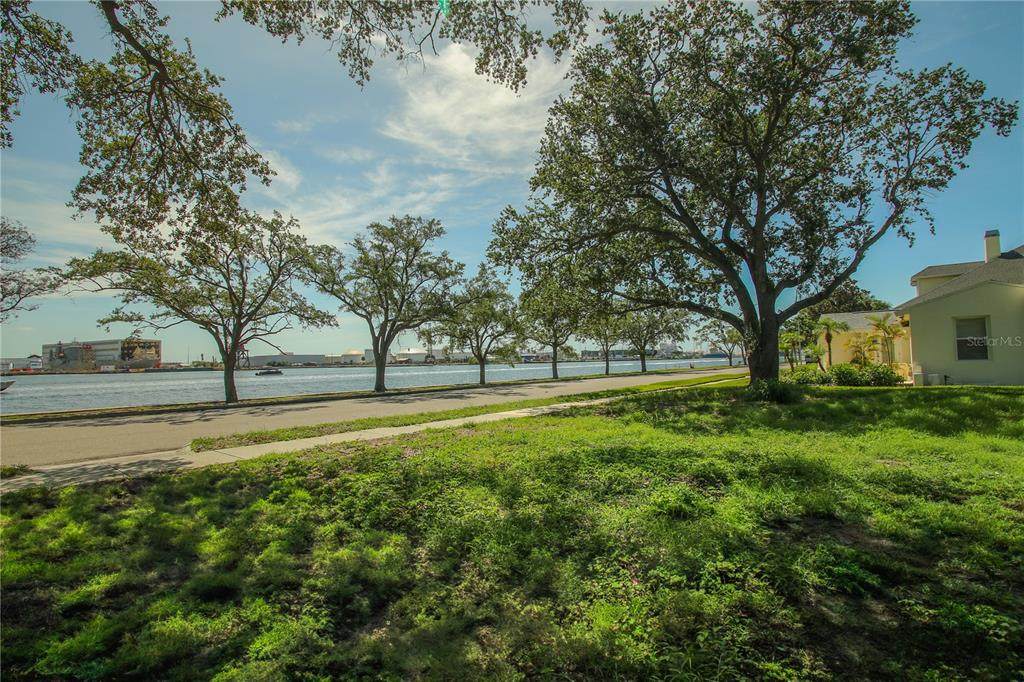 424 Channel Drive - Photo 1
