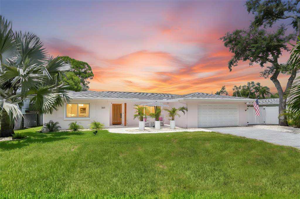 223 Pinecrest Drive - Photo 1