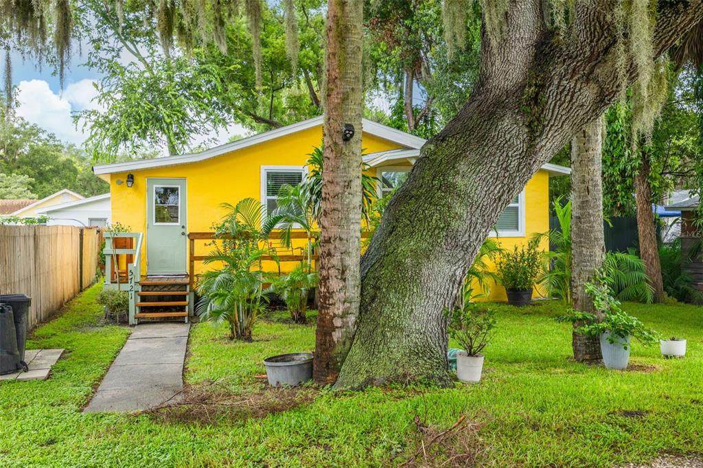 5721 Casson Avenue - Photo 1