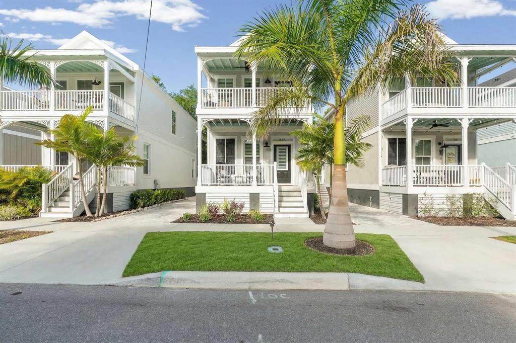 324 6TH Street - Photo 1