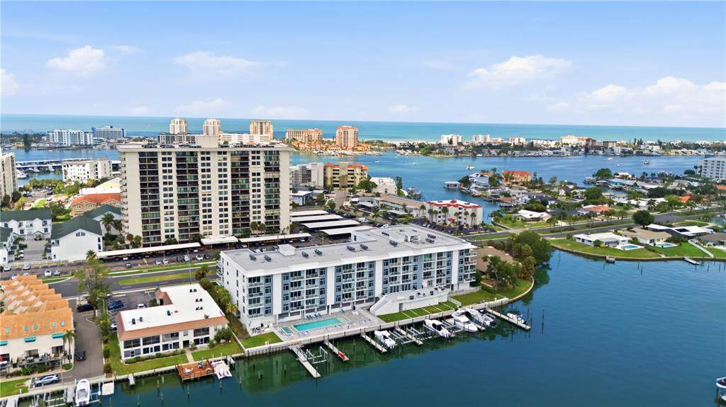 415 Island Way - Photo 1