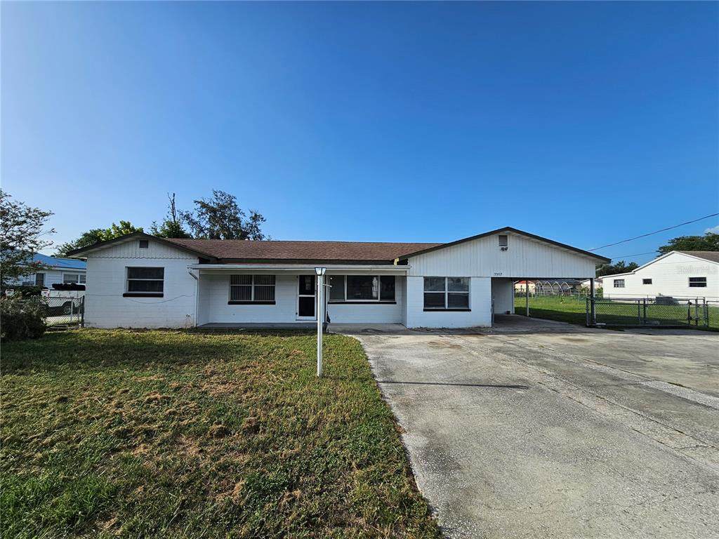 2302 Burns Street - Photo 1