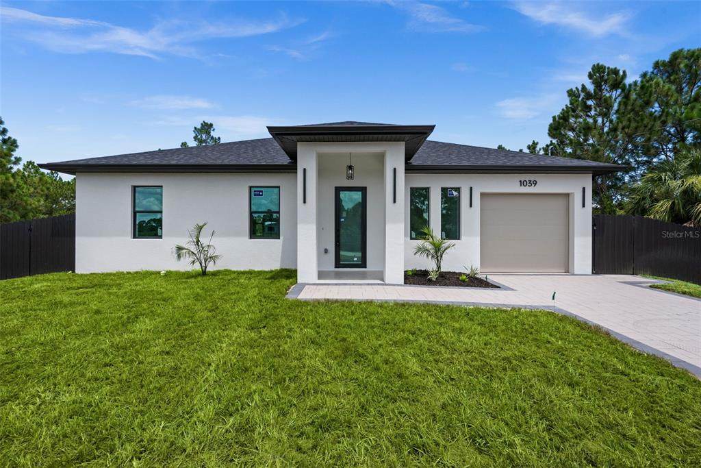 1039 Bassinger Avenue - Photo 1