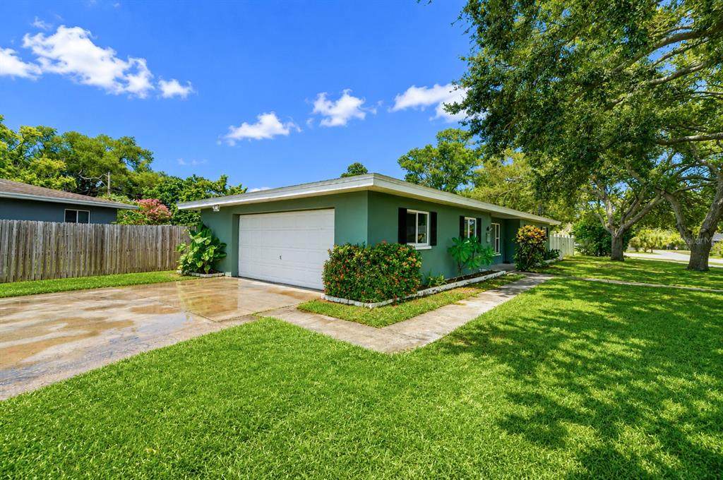 1800 Druid Road - Photo 1