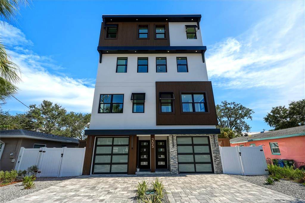 205 Bates Avenue - Photo 1