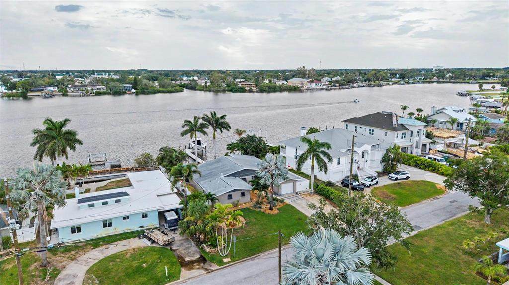 704 Bayshore Drive - Photo 1