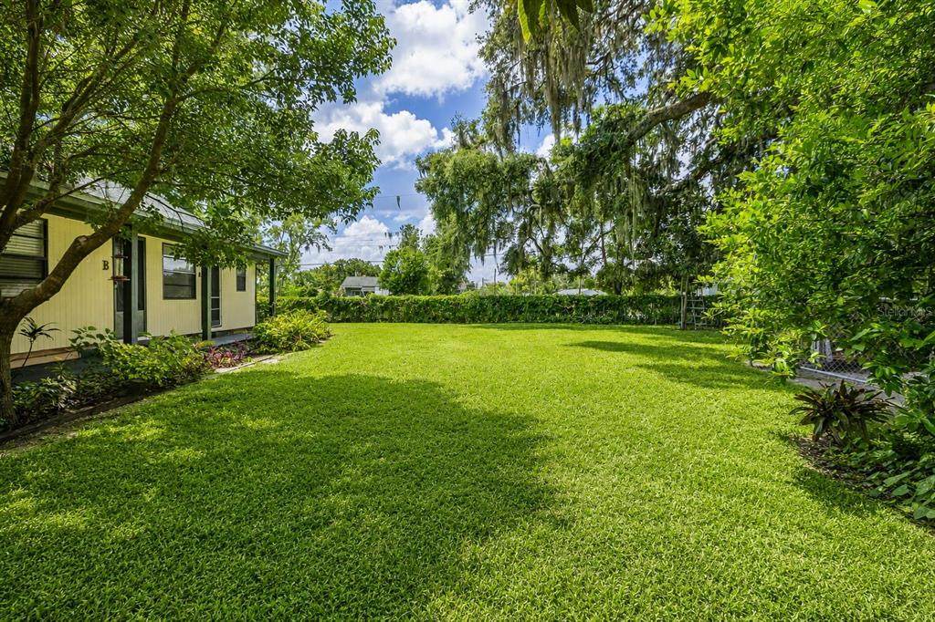 5223 Peach Avenue - Photo 1