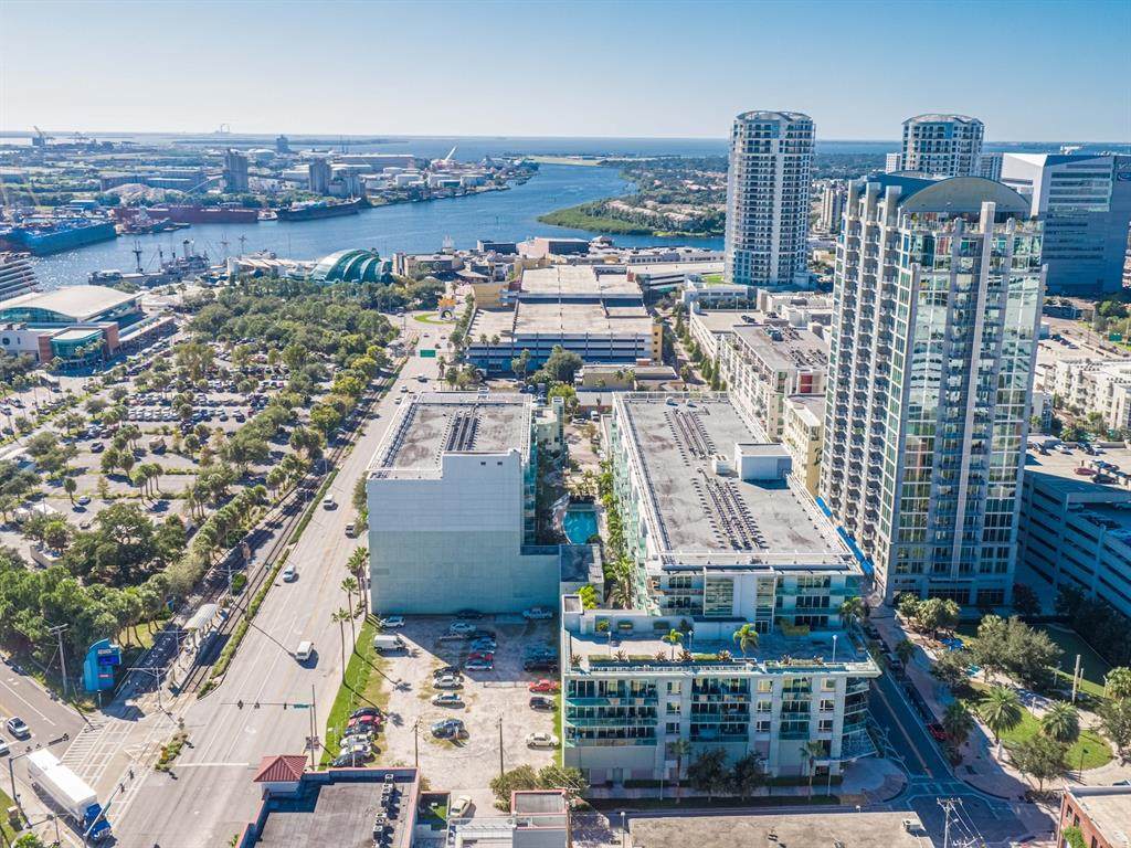 912 Channelside Drive - Photo 1