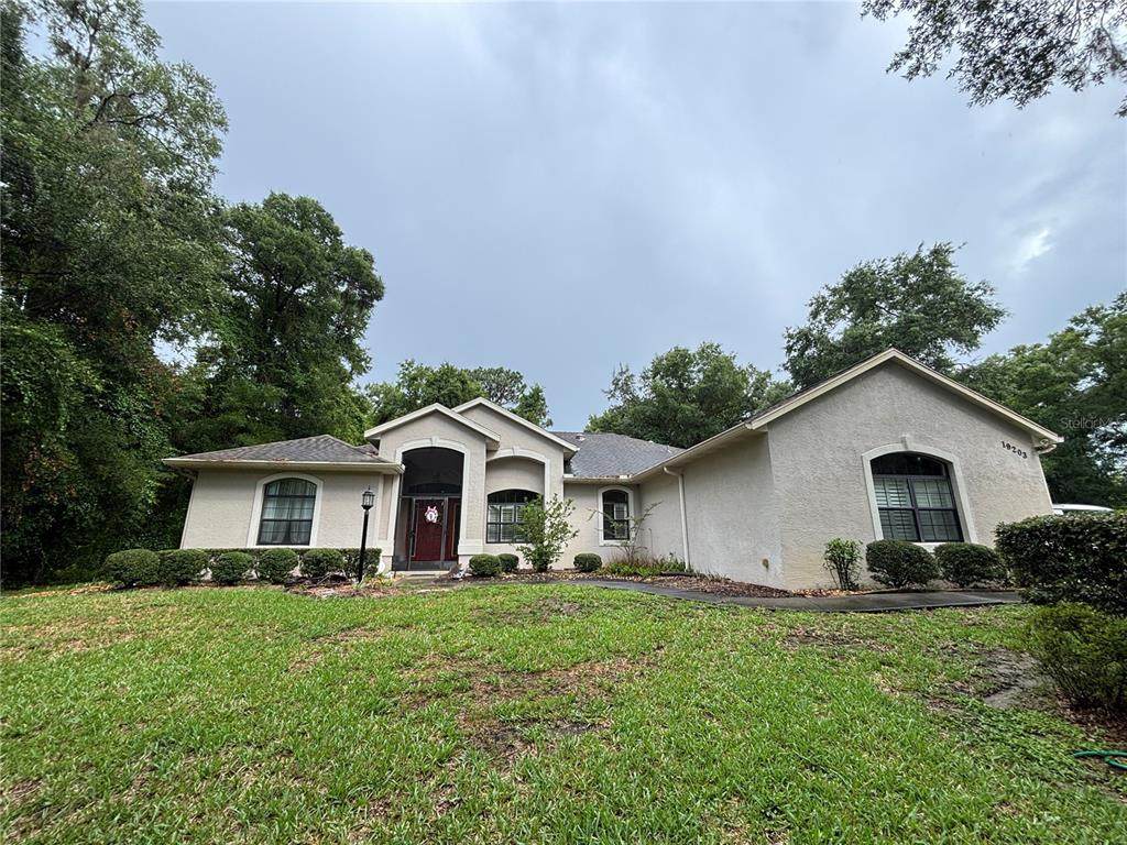 19203 98TH Loop - Photo 1