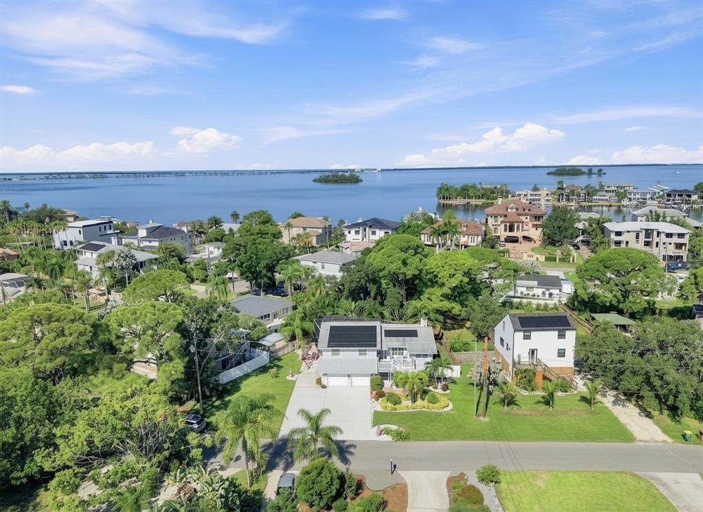 201 Lagoon Drive - Photo 1