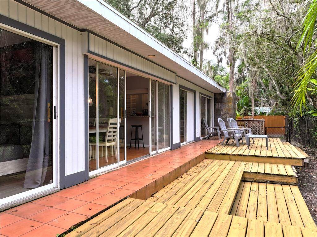 111 Oak Lee Drive - Photo 1
