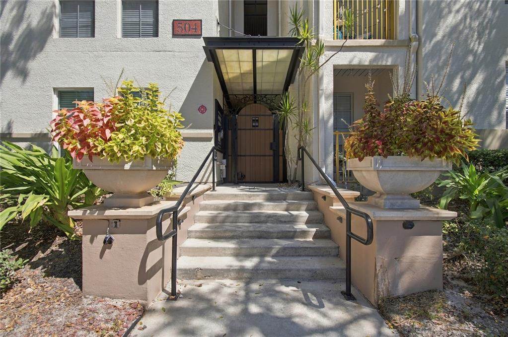 504 Armenia Avenue - Photo 1