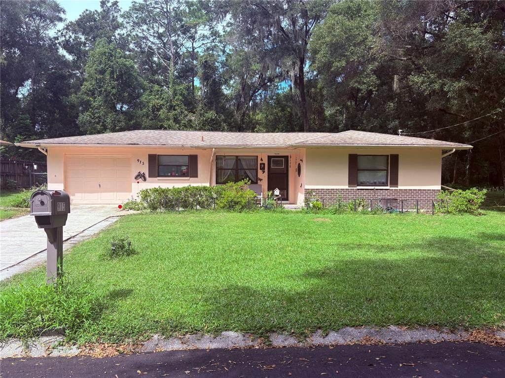 915 Orchid Avenue - Photo 1