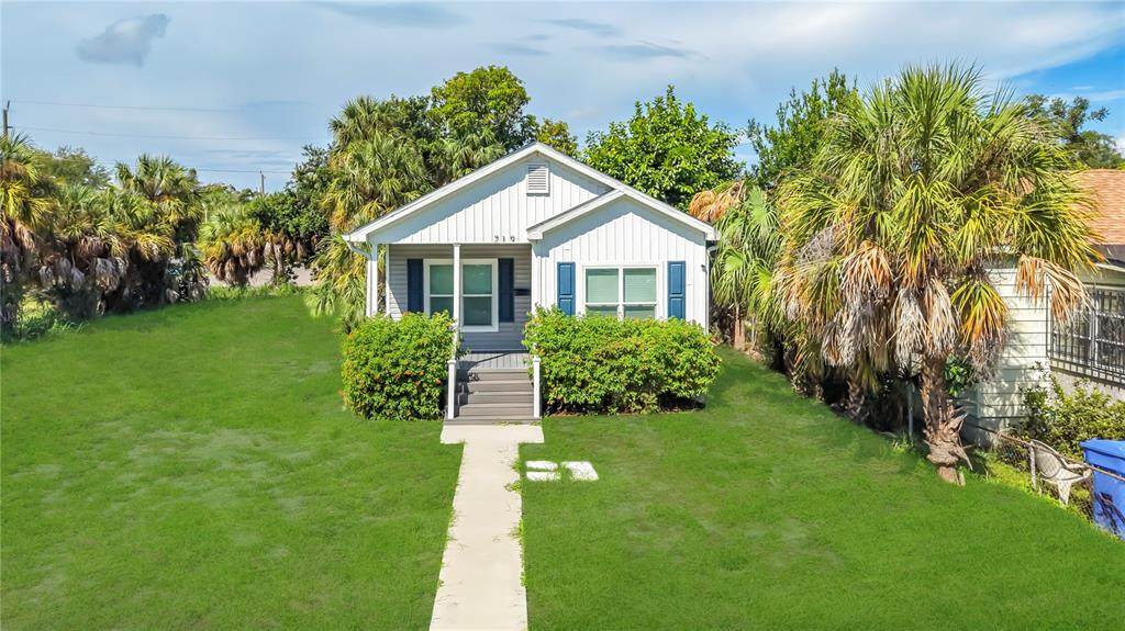 719 19TH Street - Photo 1