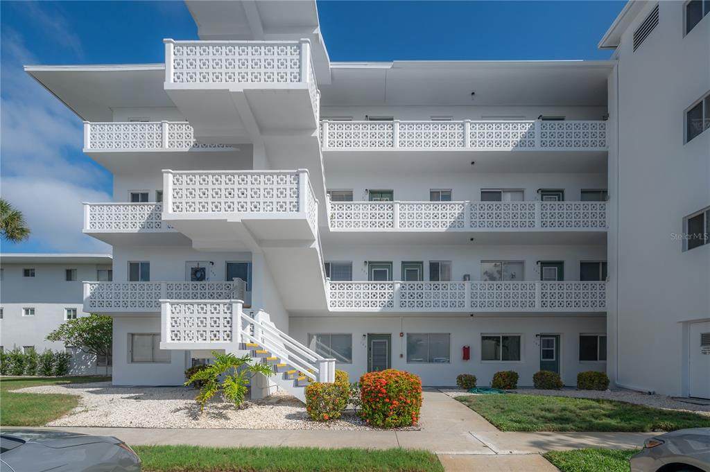 8055 112TH Street - Photo 1