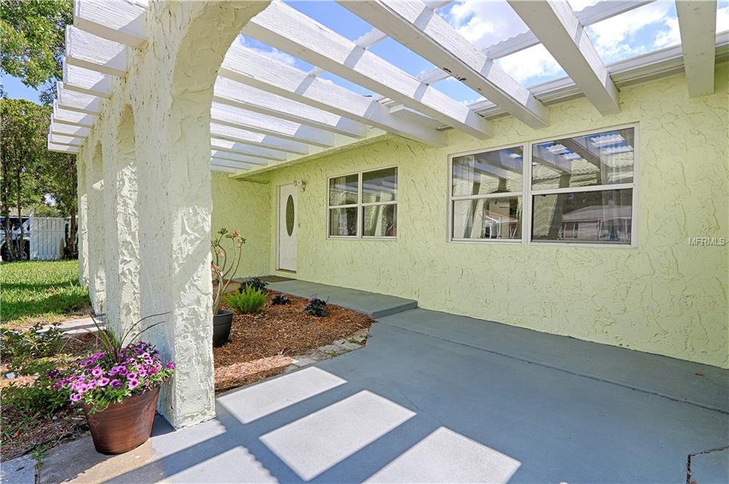 1561 Young Avenue - Photo 1