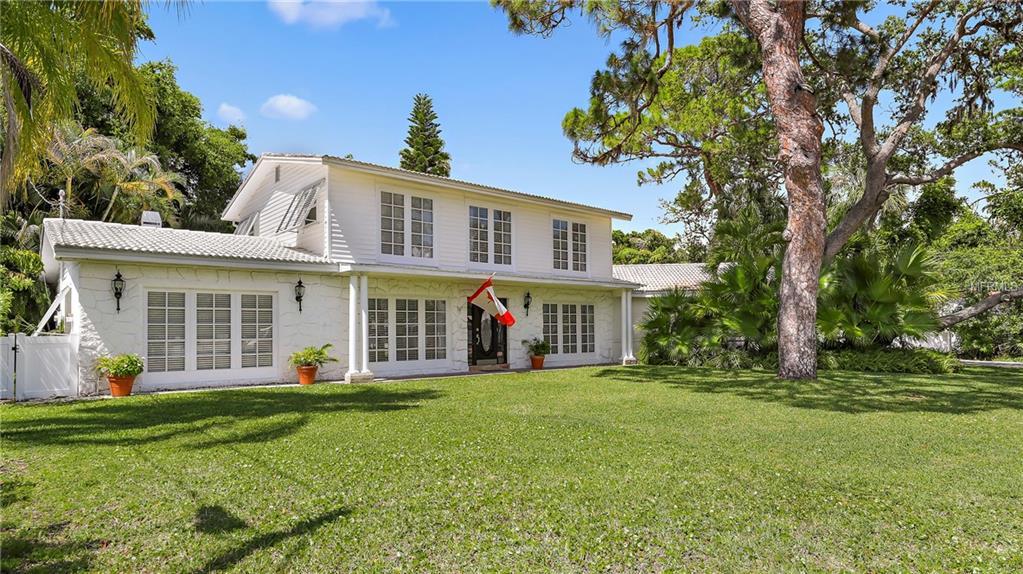 1427 Serpentine Drive - Photo 1